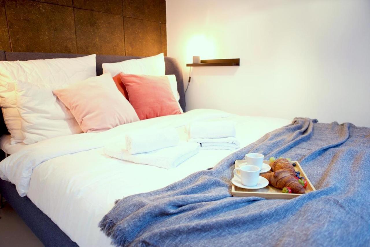 P&O Serviced Apartments Kinowa Warszawa Exteriör bild